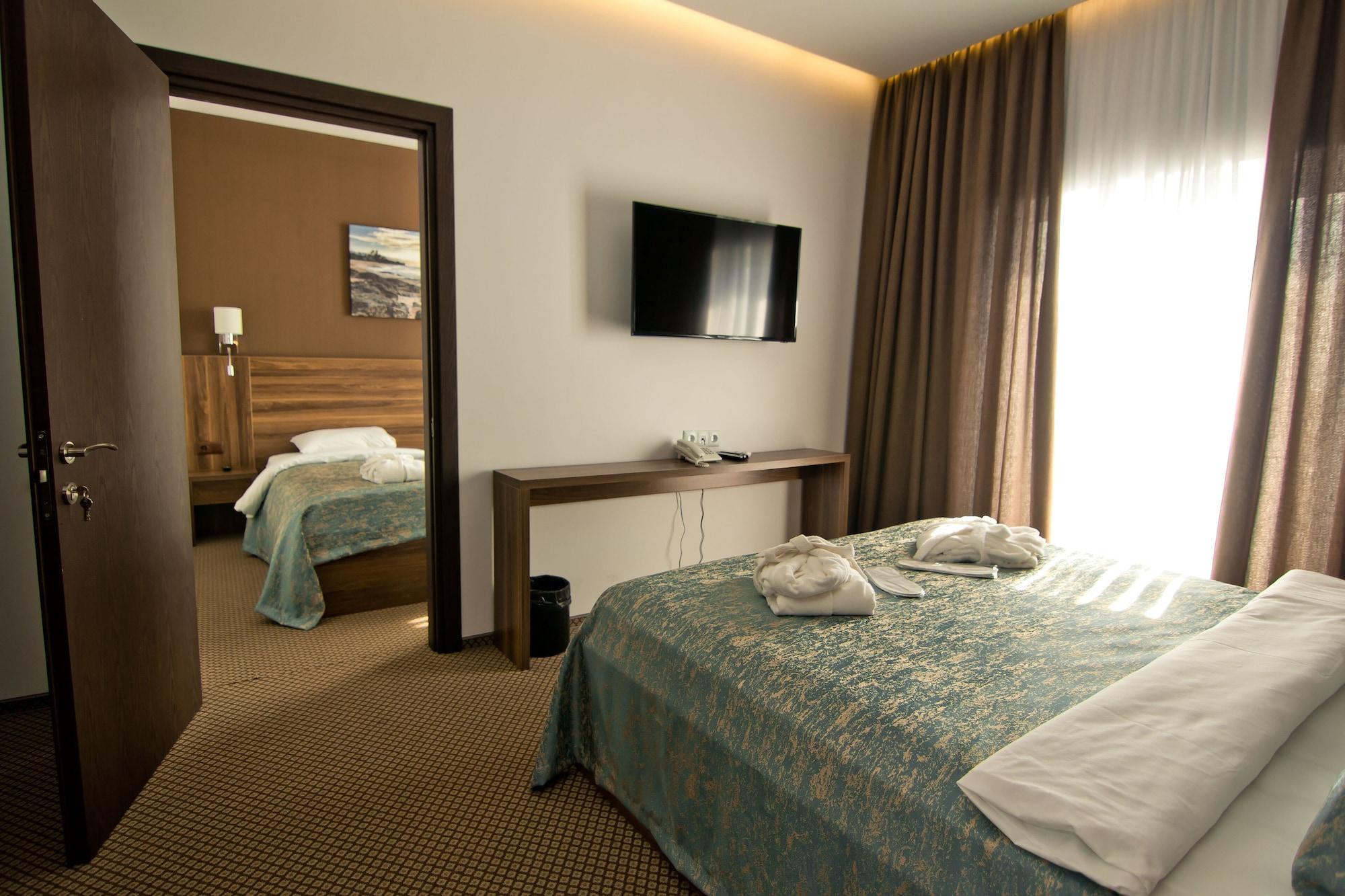 Sky Inn Batumi Exteriör bild