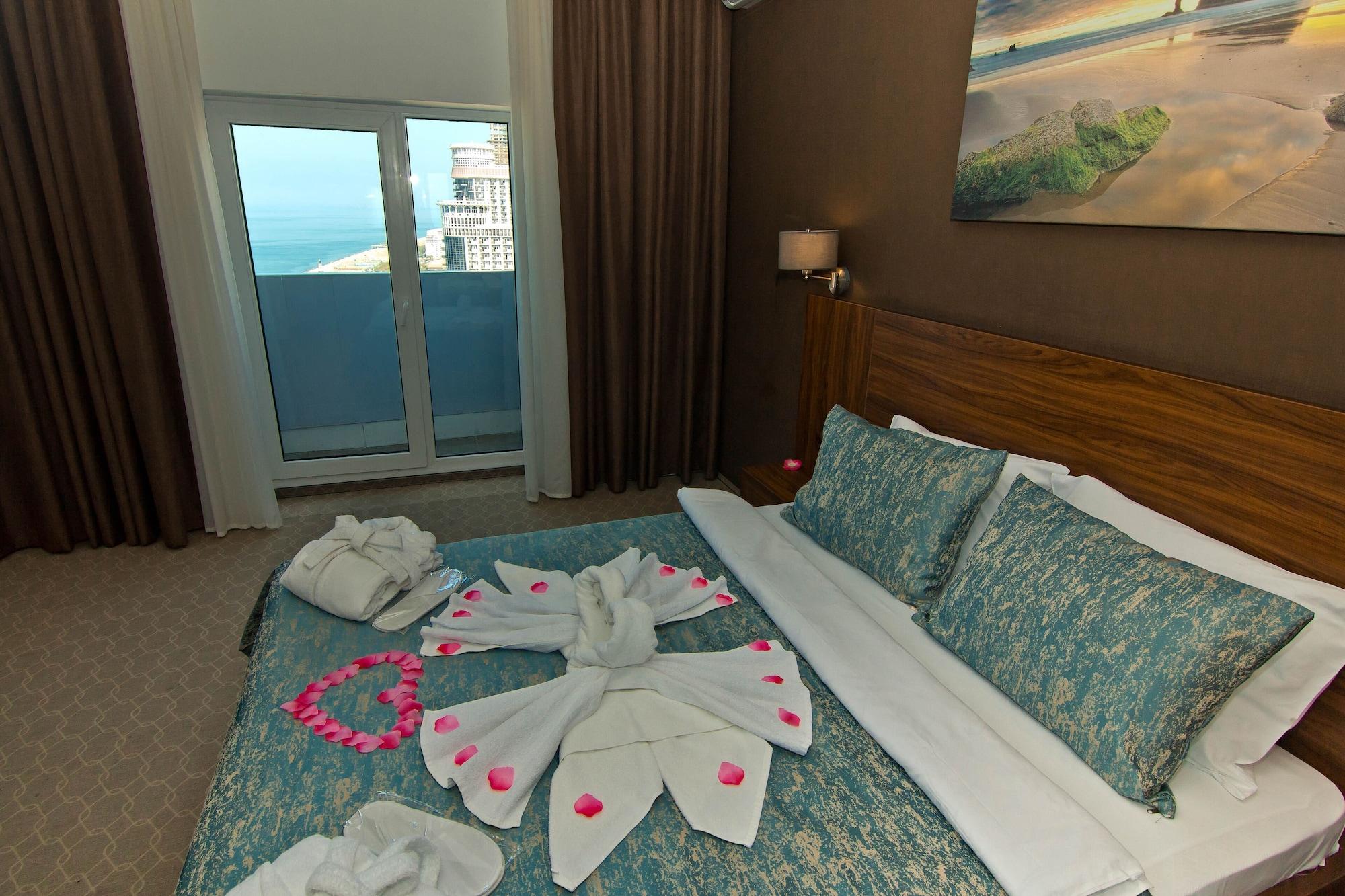 Sky Inn Batumi Exteriör bild