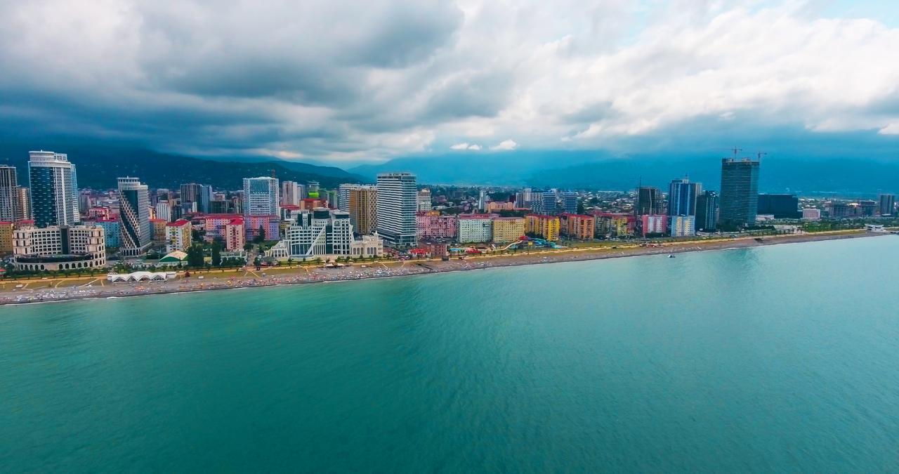 Sky Inn Batumi Exteriör bild