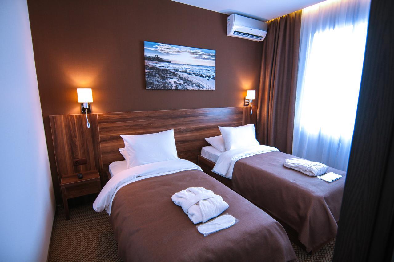Sky Inn Batumi Exteriör bild