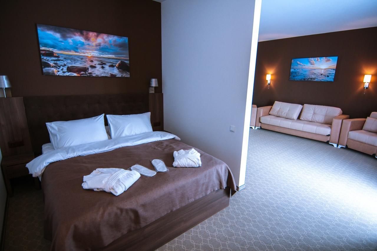 Sky Inn Batumi Exteriör bild