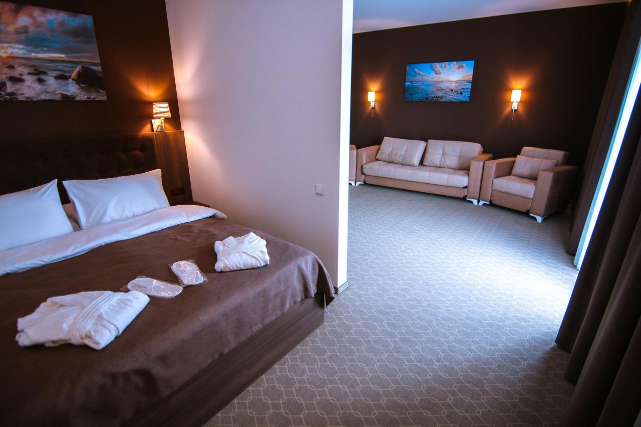Sky Inn Batumi Exteriör bild