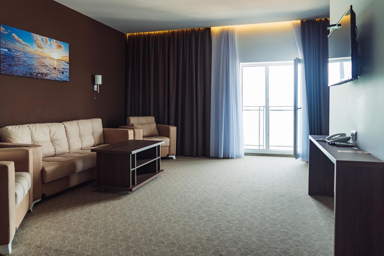 Sky Inn Batumi Exteriör bild