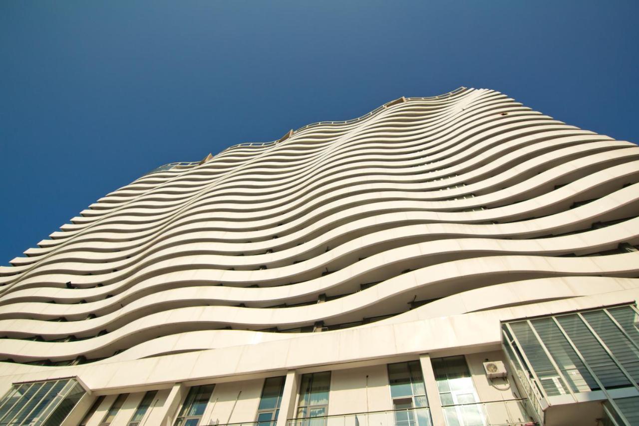 Sky Inn Batumi Exteriör bild